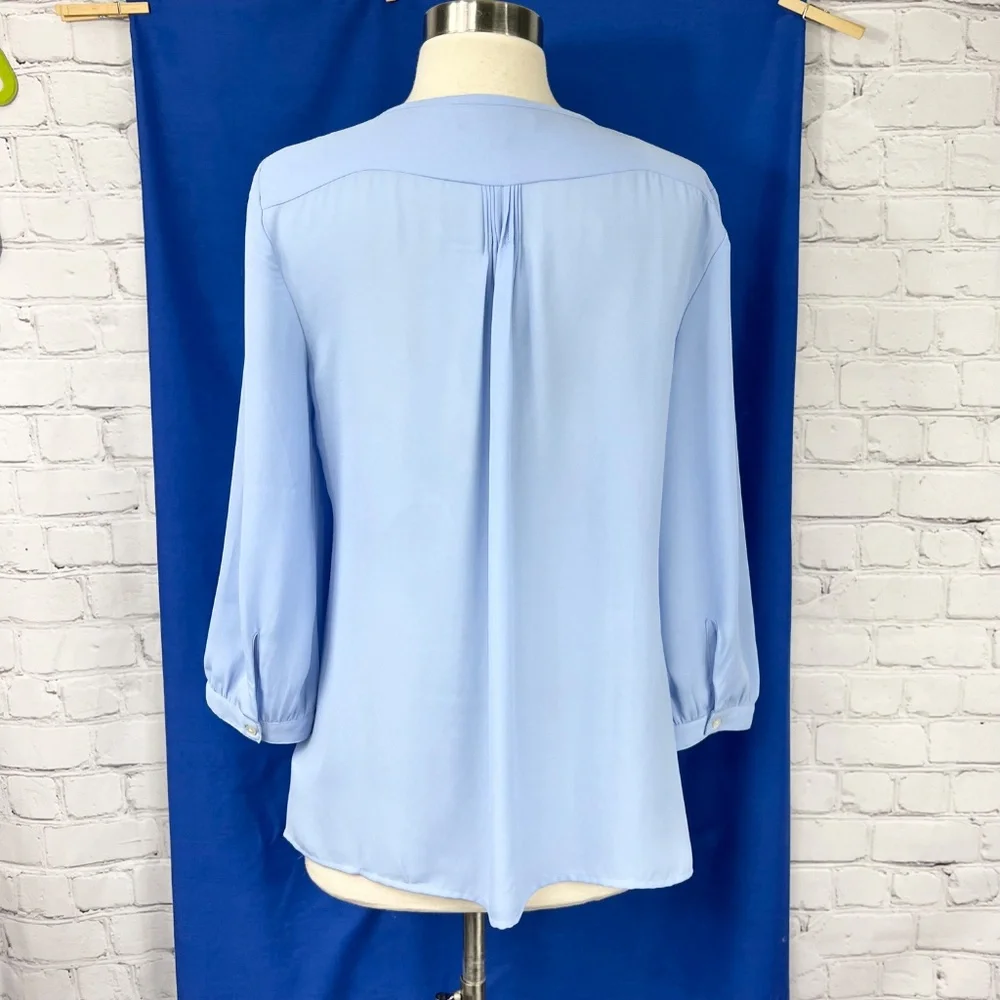 🔥2/$10 |•BANANA REPUBLIC•| Pretty Periwinkle/Light Blue Pin-Tucked Top/Blouse